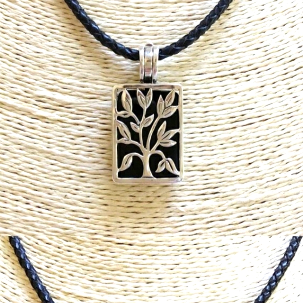 💥Silpada Changeling Pendant S1957 Live Laugh Love w/ 3 interchangeable Rare - Picture 6 of 11